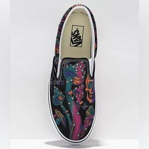 New in box classic slip on vans . Women’s 7
